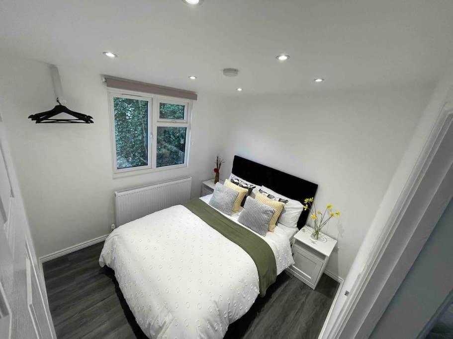 The Cabin Welwyn Garden City Dış mekan fotoğraf